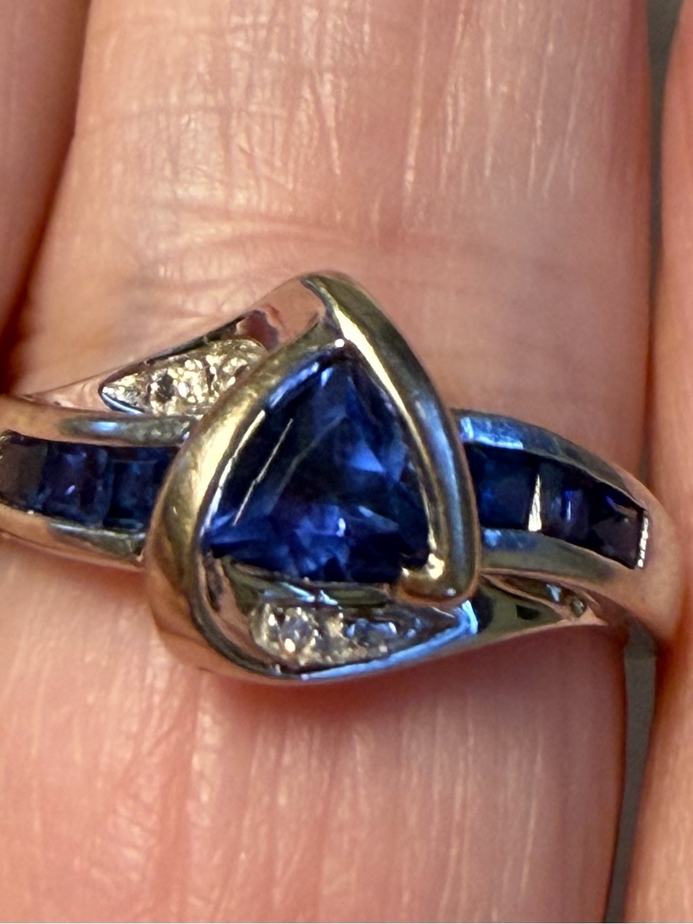 Vintage 10k Blue Sapphire & Diamond Trillion Ring Size 7 – 2.40g